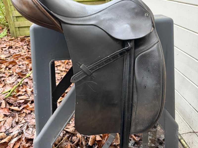 Selle de dressage, taille 17,5" - BR (petit prix)