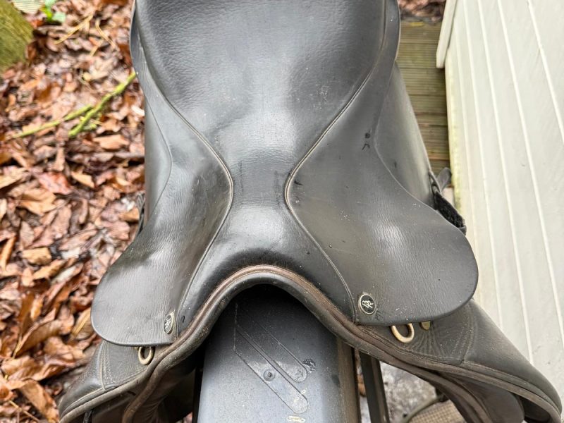 Selle de dressage, taille 17,5" - BR (petit prix)