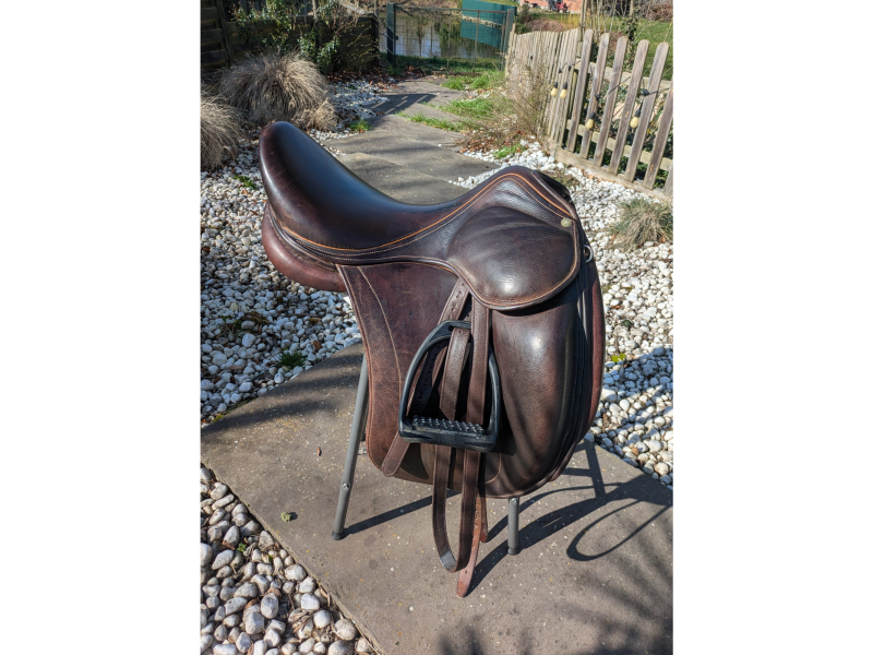 Selle dressage 17,5" - Childéric DAC