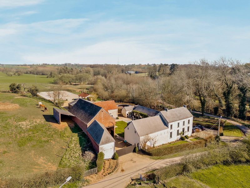 Magnifique propriété équestre avec vaste villa rénovée - Région Nivelles (Belgique)